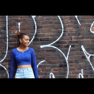 Blue long sleeved cropped top